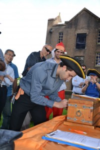 The wait is anxious with Opening Treasure chest